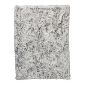 Harry Potter&#8482; Hedwig&#8482; Sparkle Faux Fur Throw