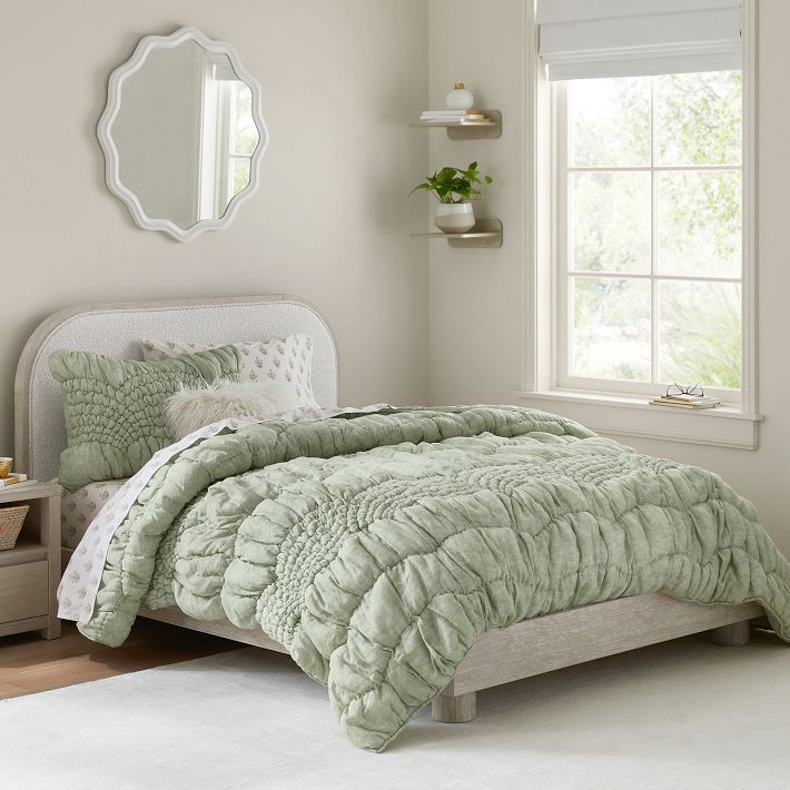 Jordan Classic Upholstered Bed