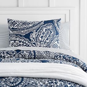 Chic Paisley Deluxe Comforter Set with Comforter, Sheet Set, Pillowcase, Mattress Pad, Pillow Inserts + Blanket