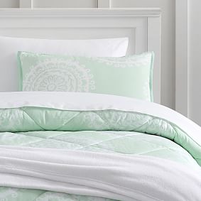 Medallion Florette Deluxe Comforter Set with Comforter, Sheet Set, Pillowcase, Mattress Pad, Pillow Inserts + Blanket