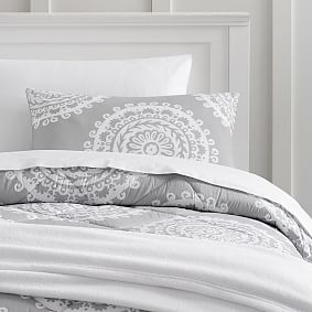 Medallion Florette Deluxe Comforter Set with Comforter, Sheet Set, Pillowcase, Mattress Pad, Pillow Inserts + Blanket