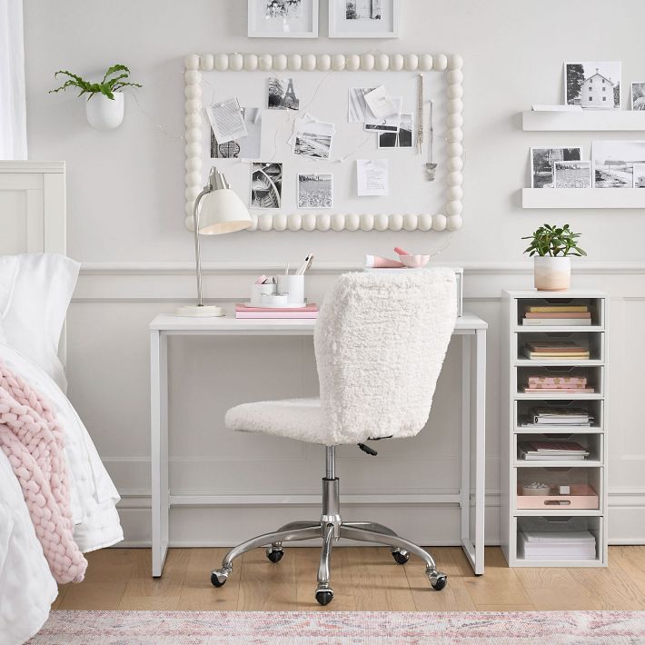 Teenage girl shops desk chair