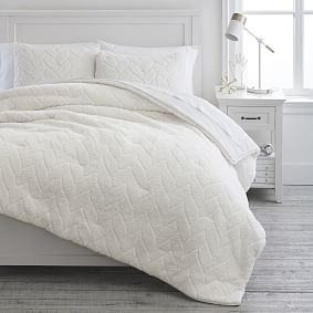 Cozy Sherpa Comforter