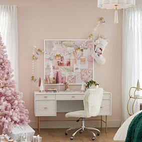 Hello Kitty&reg; Light-Up Garland