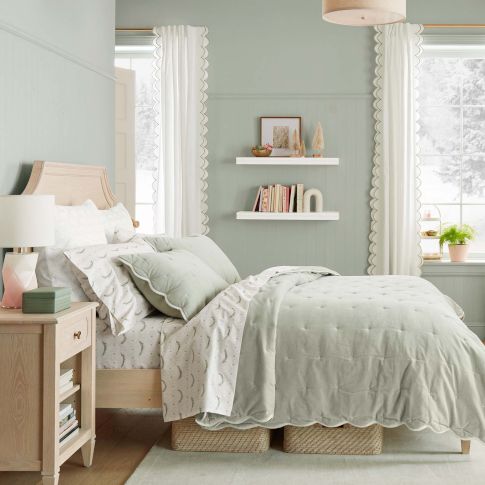 Sweet Scallop Bedroom