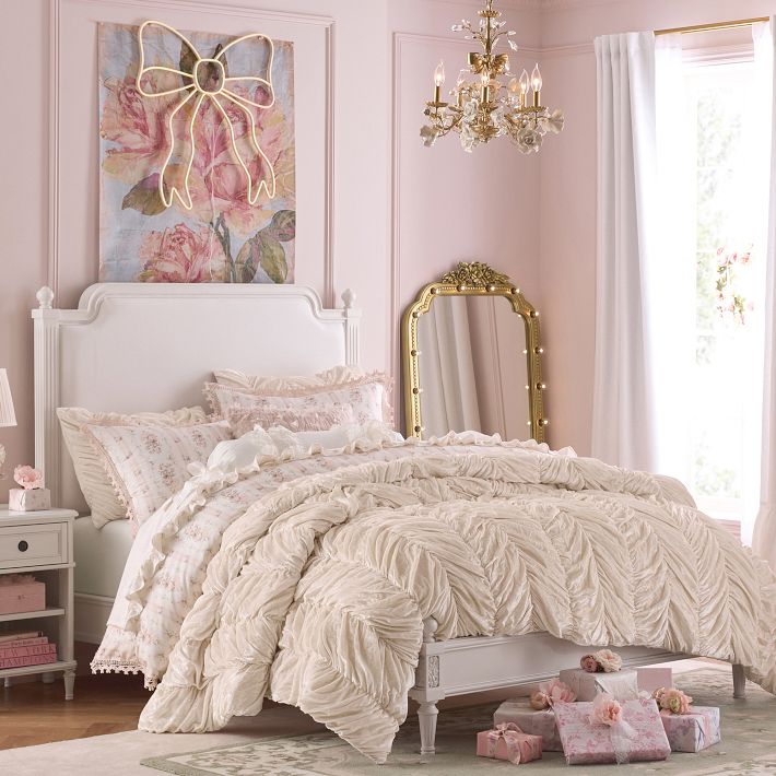 Colette Classic Bed