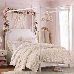 Colette Canopy Bed