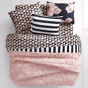 Emily &amp; Meritt Marigold Rose Sheet Set - Black/Blush