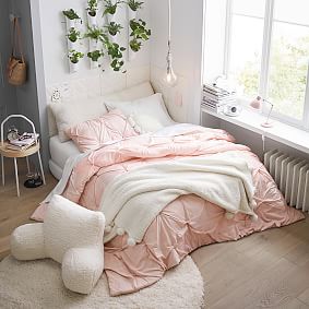 Cozy Pom Sherpa Throw