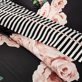 Emily &amp; Meritt Bed Of Roses Duvet Cover - Black &amp; Blush