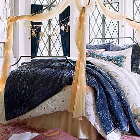 Harry Potter&#8482; Magical Velvet Quilt