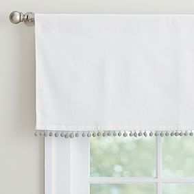 Pom Pom Valance