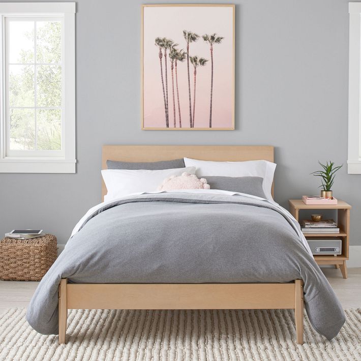 Keaton Classic Bed