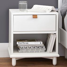 Nash Platform Bed &amp; Nightstand Set