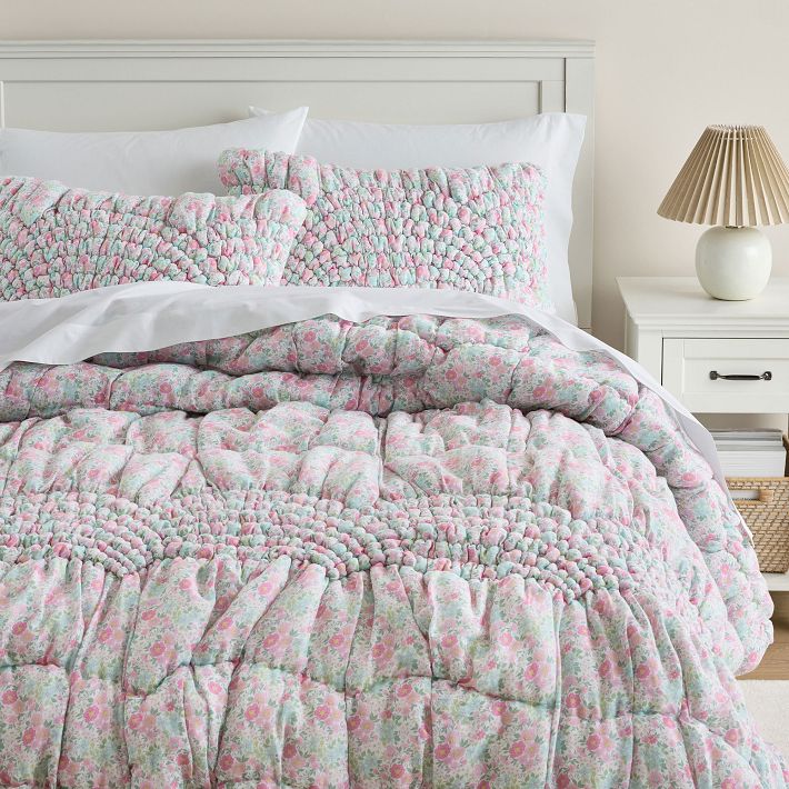 Floral Bloom Cream Puff Quilt