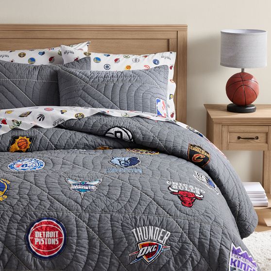 Preowned Pottery Barn Teen Full size Baseball Quilt, shams and 2 hotsell sets of sheets