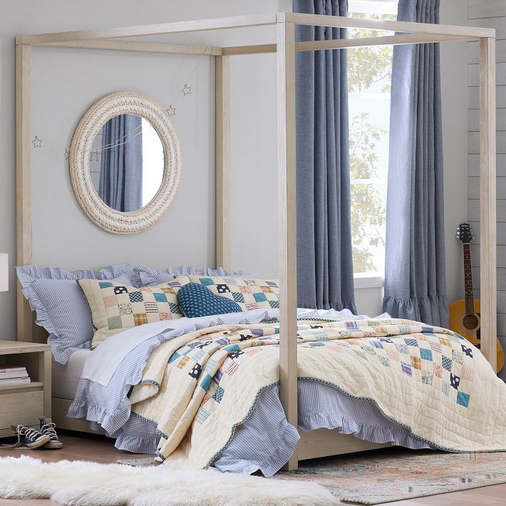 Costa Canopy Bed