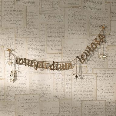 Harry Potter™ Wingardium Leviosa™ Garland