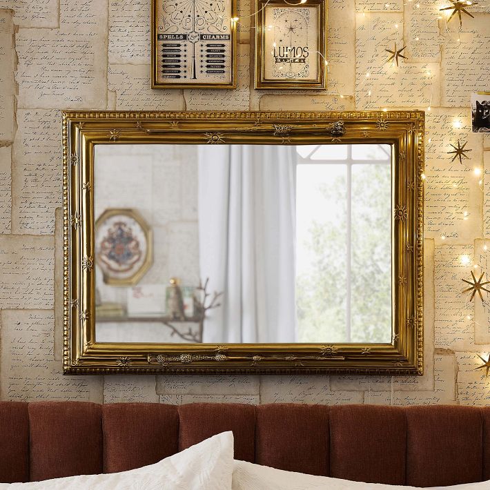 Harry Potter&#8482; Mystical Light-Up Mirror (33&quot;x24&quot;)