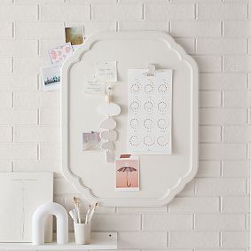 Preppy Scallop Pinboard (24&quot;x30&quot;)