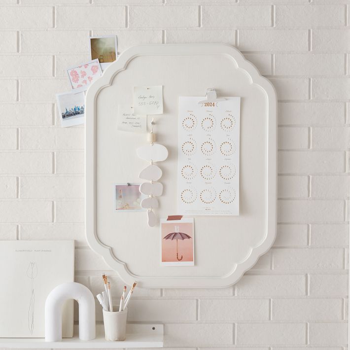 Preppy Scallop Pinboard (24&quot;x30&quot;)