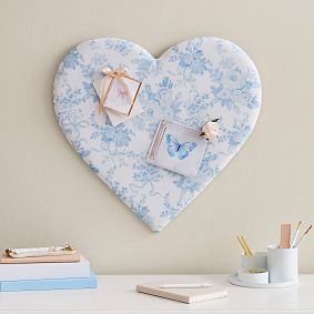 LoveShackFancy No Nails Damask Heart Pinboard (24&quot;)