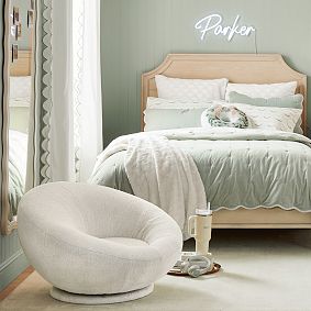 Chunky Boucle Ivory Groovy Swivel Chair