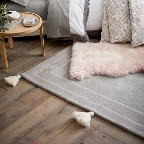 Classic Tassel Rug