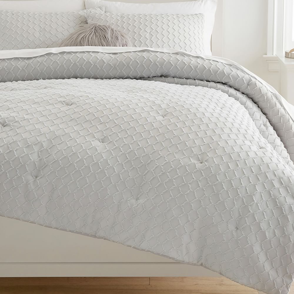 Featherkiss Quilt