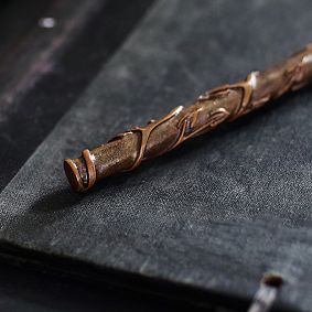 HARRY POTTER&#8482; Wands