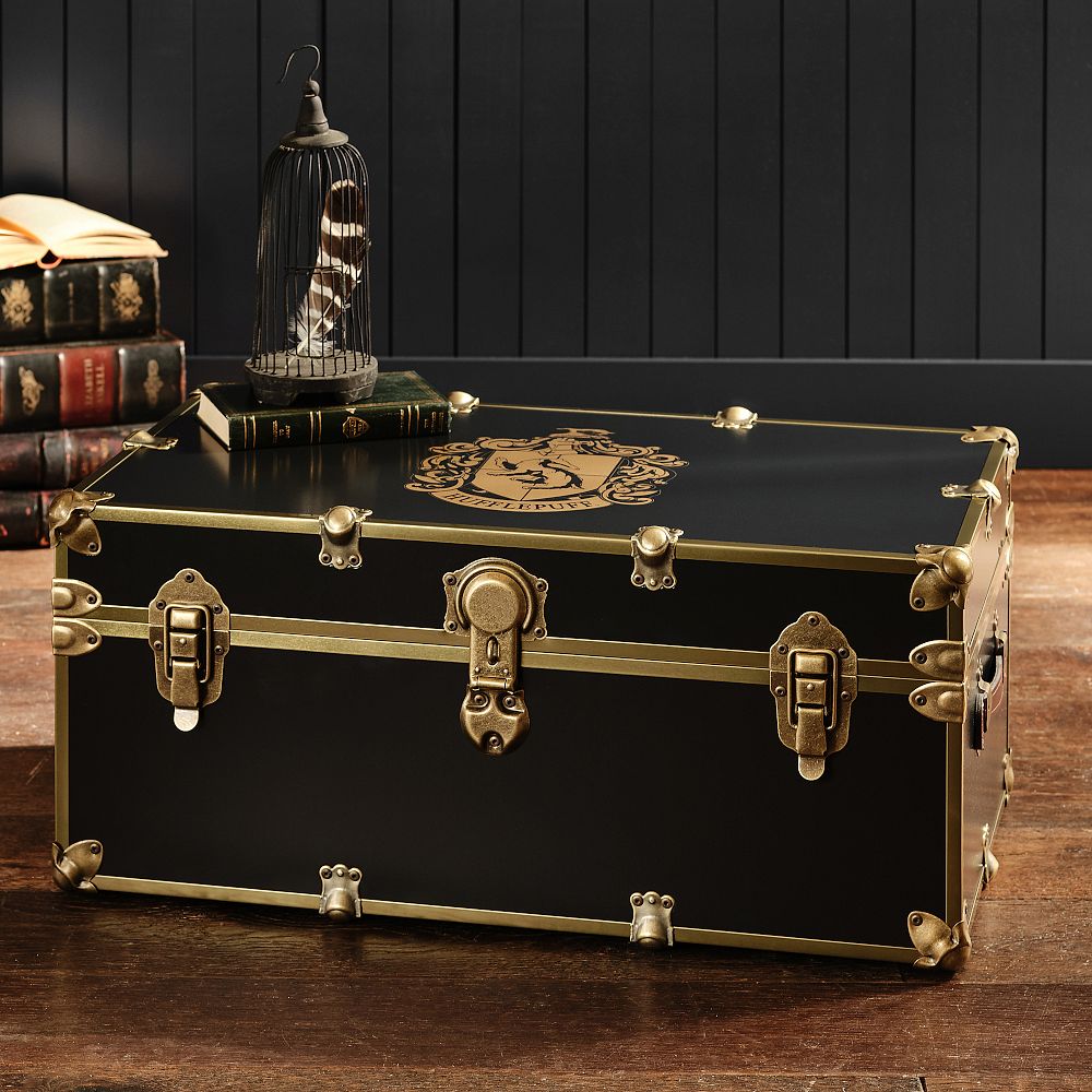 Harry Potter&#8482; Hufflepuff&#8482; Trunk (32&quot;)