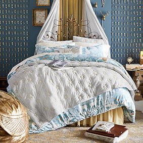 Harry Potter&#8482; Mythical Metal Bed