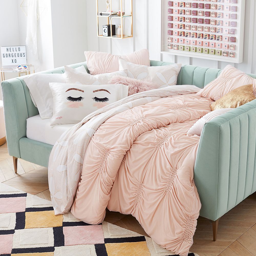 Tatiana Velvet Quilt