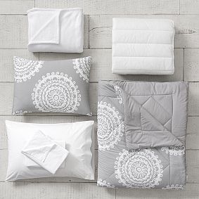 Medallion Florette Deluxe Comforter Set with Comforter, Sheet Set, Pillowcase, Mattress Pad, Pillow Inserts + Blanket