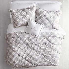 Gingham Ruffle Quilt