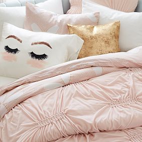 Tatiana Velvet Quilt