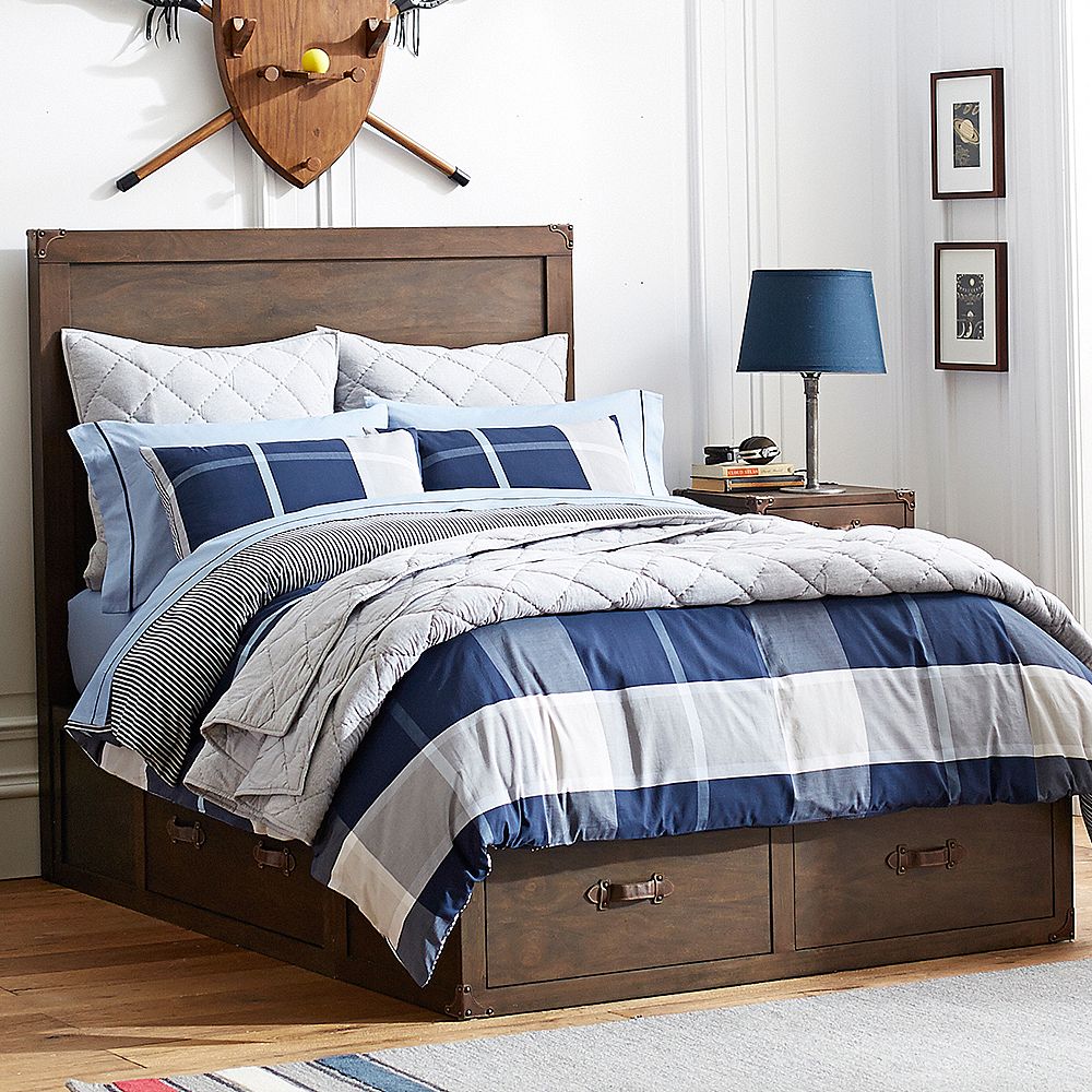 Traveler's Storage Bed