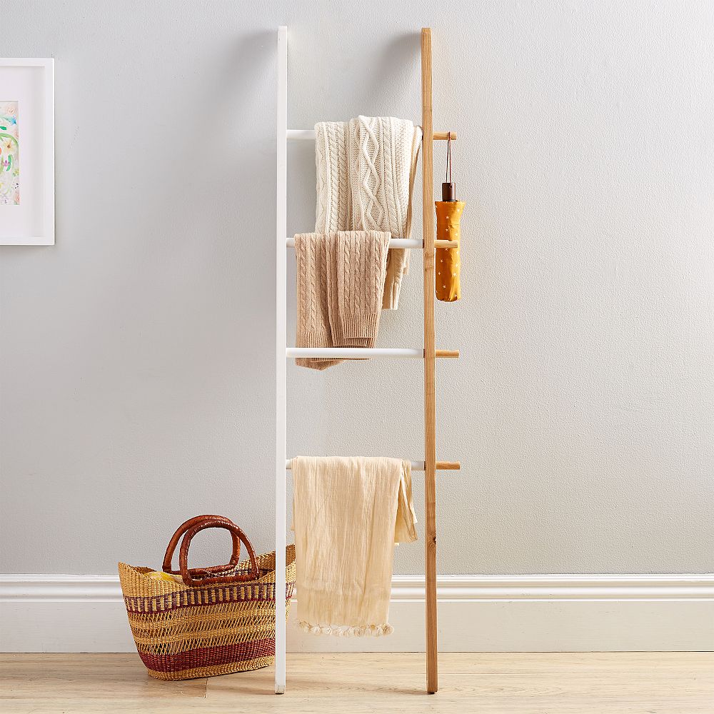 Umbra&#174; Hub Ladder