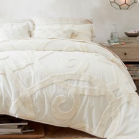 Tufted Swirl Quilt