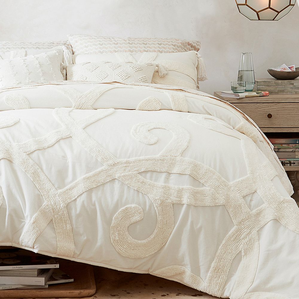 Tufted Swirl Quilt