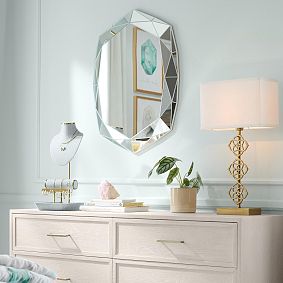 Kendra Scott Jewelry Display
