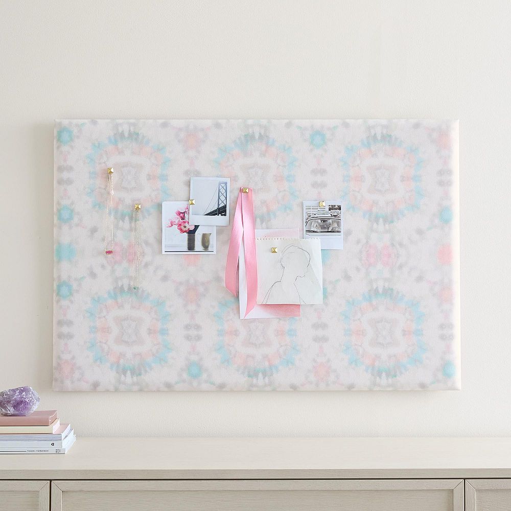 Kendra Scott No Nails Printed Pinboard (24&quot;x36&quot;)