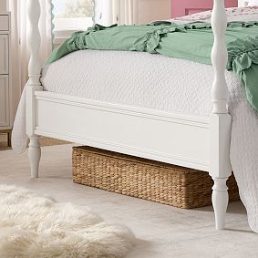 Bobbin Canopy Bed