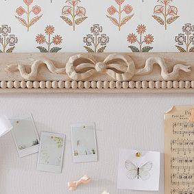 Marlowe Scallop Pinboard (36&quot;x24&quot;)