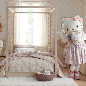 Hello Kitty&#174; Heritage Floral Duvet Cover