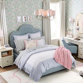 Forget-Me-Knot Bow Chandelier (24&quot;)