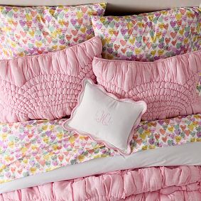 Velvet Wiggly Scallop Pillow Cover