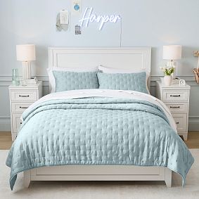 Hampton Storage Tower Nightstand (19&quot;)