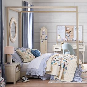 Costa Canopy Bed