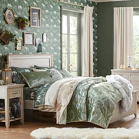 Harry Potter&#8482; Mystical Velvet Quilt